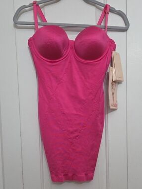 NWT Victoria's Secret Power Figure Cupped Shaping Slip Shapewear Hot Pink/ 34C